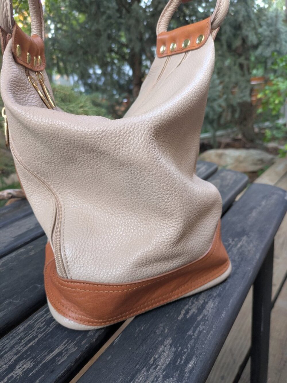 Valentina Italy Leather Sling Hobo Bag Cream Tan Vintage.